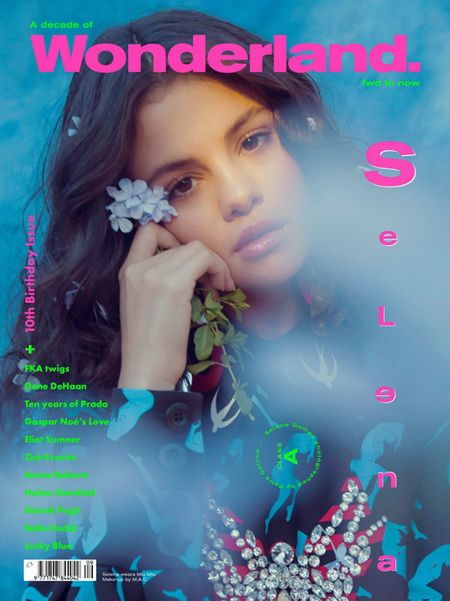 Selena Gomez 展现缪缪女孩的青春活力